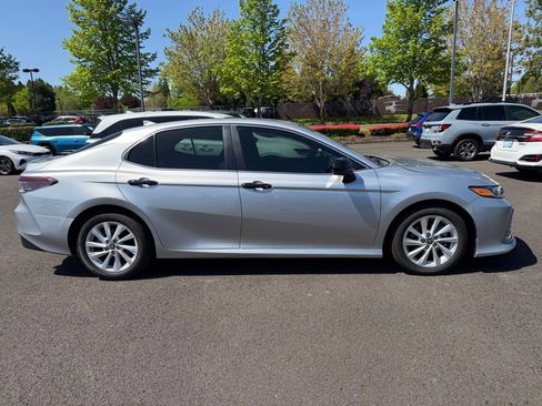 Used 2022 Toyota Camry LE FWD image 8