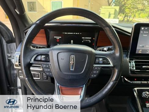 Used 2019 Lincoln Navigator Select RWD image 8