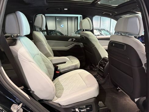 Certified 2024 BMW X7 xDrive40i w/ Parking Assistance Package AWD/4WD image 29