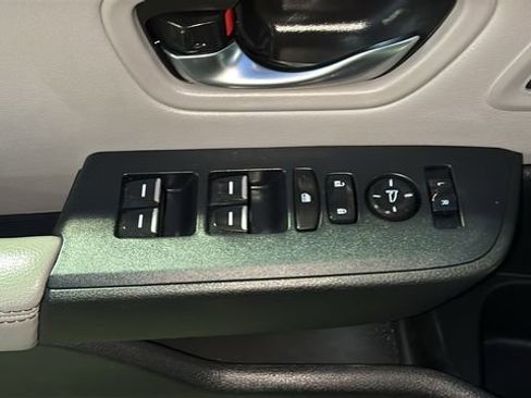 Used 2023 Honda Pilot Touring image 11