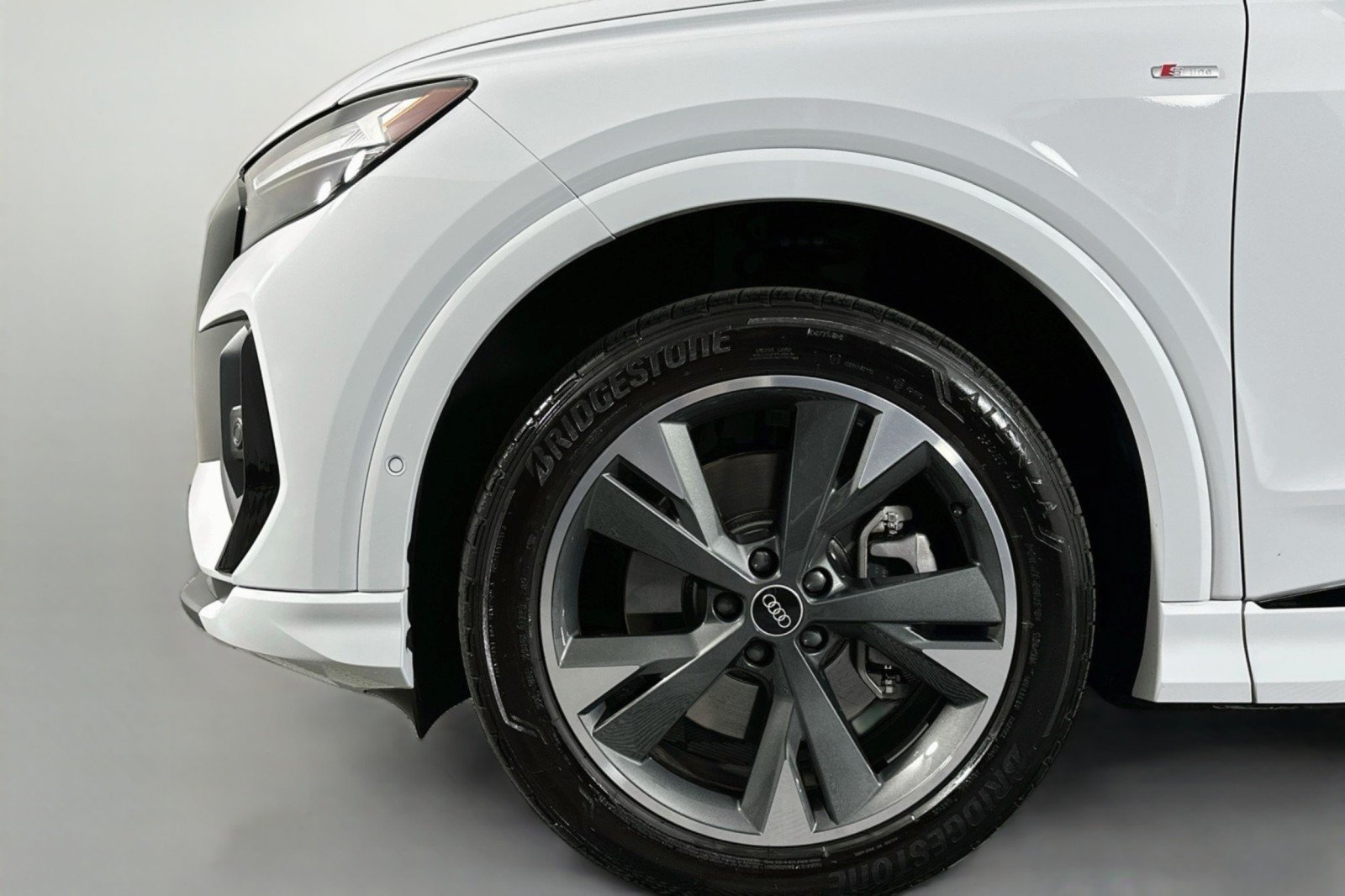 Used 2023 Audi Q4 e-tron Premium Plus w/ Premium Plus AWD/4WD image 12