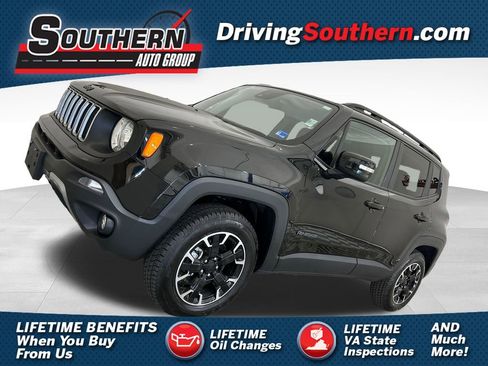 Used 2023 Jeep Renegade Latitude AWD/4WD image 1