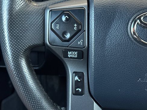 Used 2020 Toyota Tacoma SR5 AWD/4WD image 35