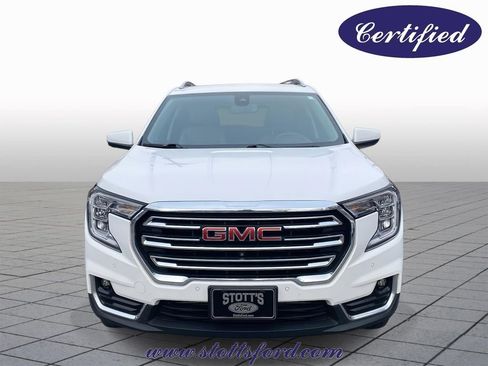 Used 2023 GMC Terrain SLT w/ Tech Package image 2