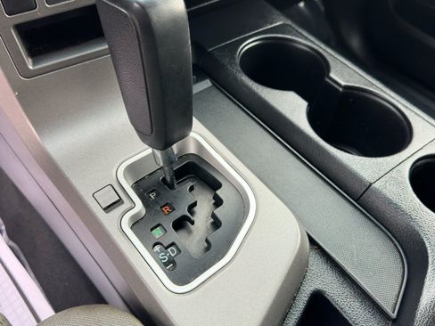 Used 2012 Toyota Tundra 4x4 CrewMax image 27