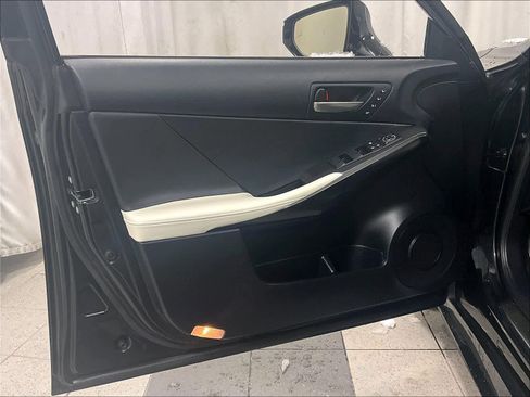 Used 2023 Lexus IS 350 F Sport image 9