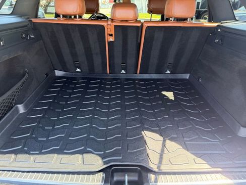 Used 2019 Mercedes-Benz GLC 43 AMG 4MATIC image 30