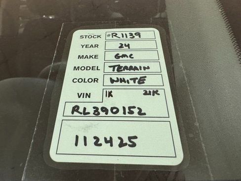 Used 2024 GMC Terrain SLE image 24