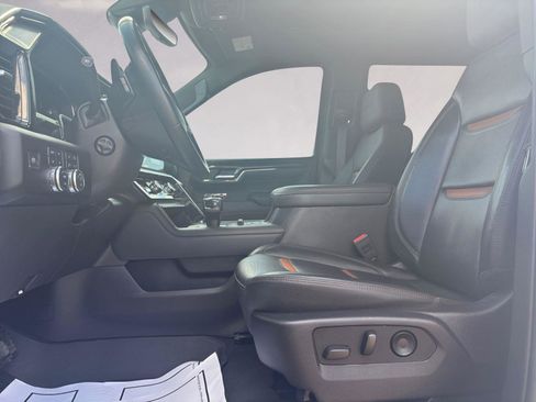 Used 2024 GMC Sierra 1500 AT4 w/ Technology Package image 9