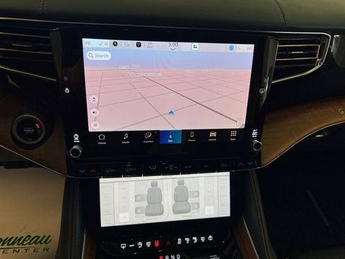 Used 2024 Jeep Grand Wagoneer Series III image 20