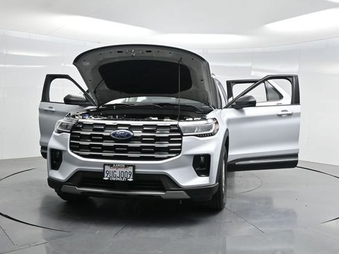 Used 2025 Ford Explorer Active w/ Active Comfort Package RWD image 49