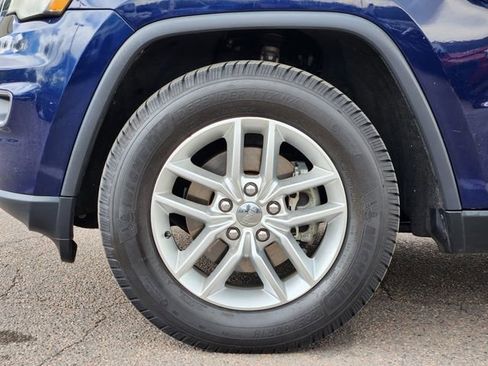 Used 2017 Jeep Grand Cherokee Laredo w/ Quick Order Package 23E AWD/4WD image 10