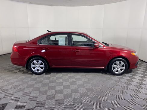 Used 2009 Kia Optima LX FWD image 2