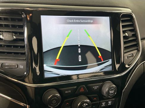 Used 2022 Jeep Grand Cherokee Limited image 14