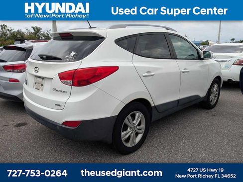 Used 2013 Hyundai Tucson GLS AWD/4WD image 2