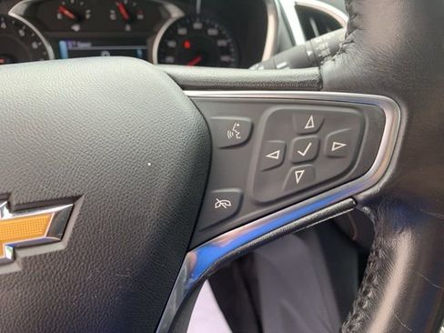 Used 2018 Chevrolet Equinox Premier image 23