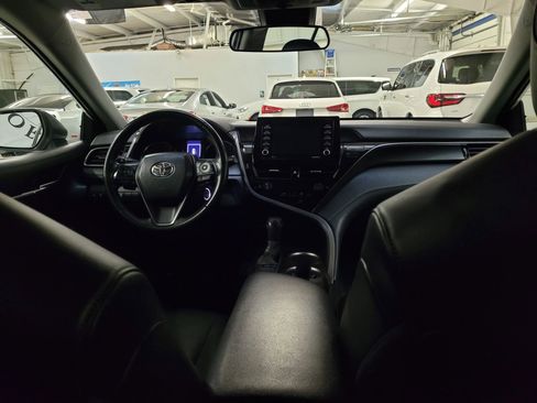 Used 2022 Toyota Camry SE image 21