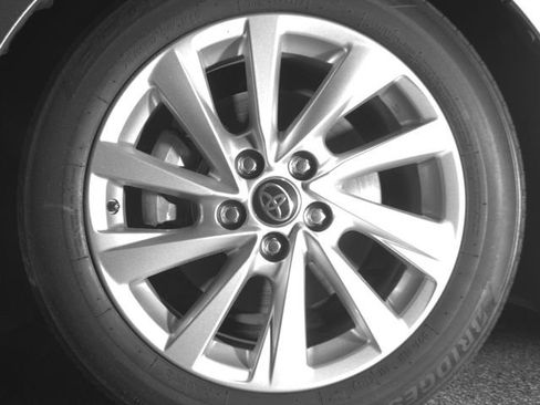 Used 2023 Toyota Camry LE FWD image 9