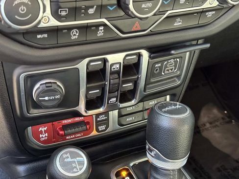 Used 2024 Jeep Gladiator Rubicon w/ Convenience Group image 25