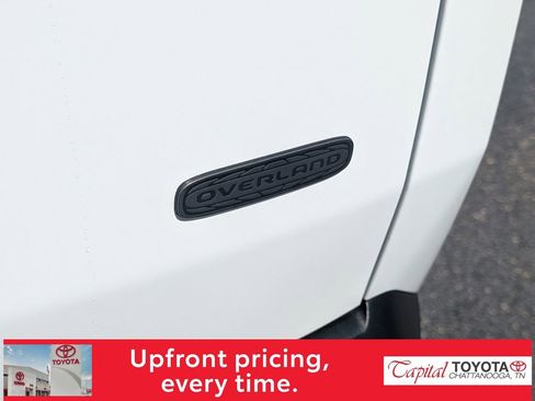 Used 2026 Jeep Cherokee Overland w/ Trailer Tow Group image 8