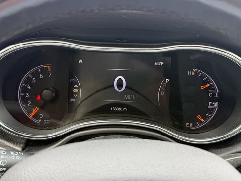 Used 2018 Jeep Grand Cherokee Limited w/ Luxury Group II image 11