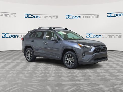 Used 2023 Toyota RAV4 XLE Premium image 2