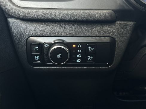 Used 2023 Ford Escape SE image 26