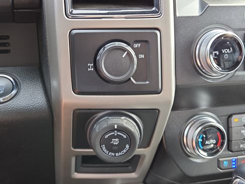 Used 2019 Ford F150 Lariat w/ Equipment Group 502A Luxury image 27