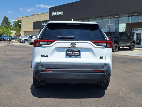 Used 2022 Toyota RAV4 LE AWD/4WD image 4