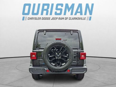 Certified 2025 Jeep Wrangler Unlimited Sahara AWD/4WD image 5