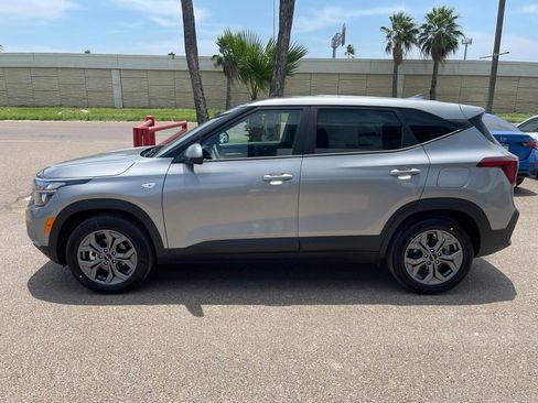 New 2026 Kia Seltos LX FWD image 4