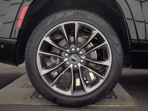 Used 2024 Jeep Grand Wagoneer Series II w/ Quick Order Packagew 28T image 23