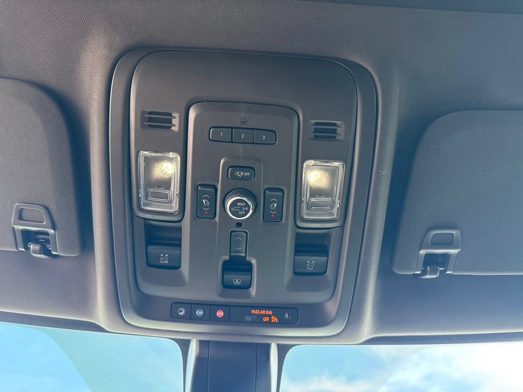 Used 2022 GMC Yukon Denali RWD image 20