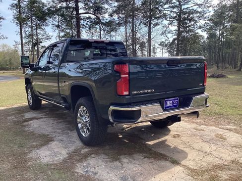 New 2026 Chevrolet Silverado 2500 LTZ w/ LTZ Premium Package AWD/4WD image 2