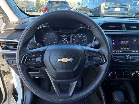 Used 2023 Chevrolet TrailBlazer LT FWD image 22