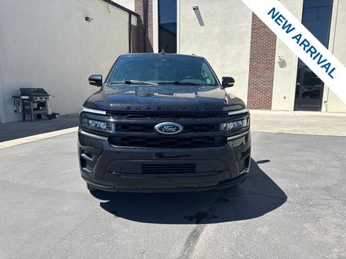Used 2024 Ford Expedition Limited AWD/4WD image 2