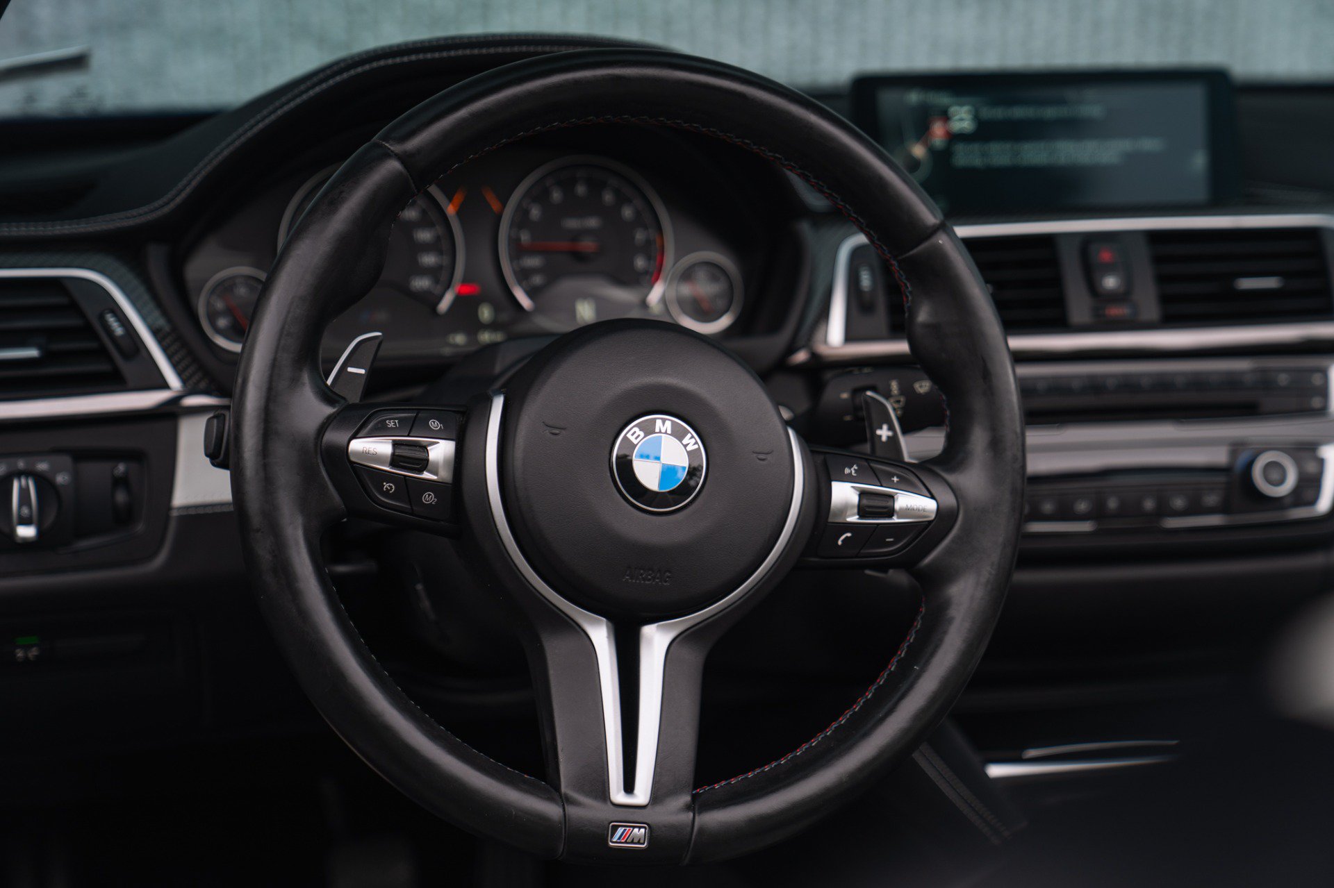 Used 2016 BMW M4 Convertible RWD image 41