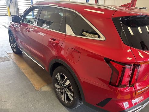 Used 2023 Kia Sorento EX AWD/4WD image 7