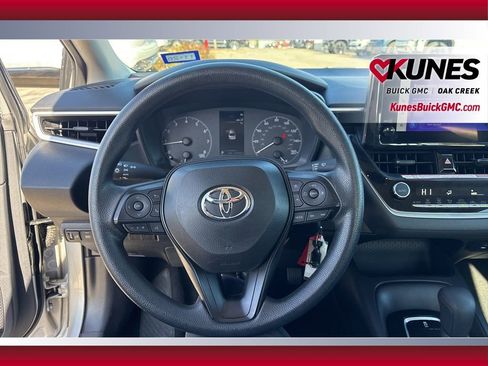 Used 2025 Toyota Corolla LE image 17