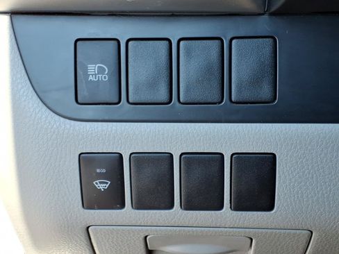 Used 2019 Toyota Highlander LE FWD image 14