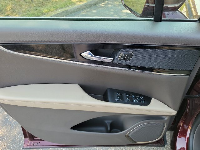 Certified 2023 Lincoln Nautilus AWD w/ Premium Package image 8