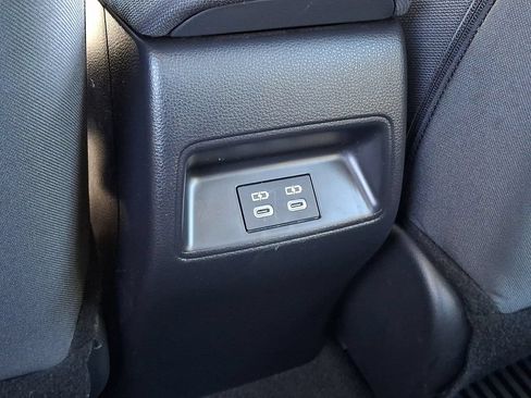 Used 2025 Toyota Corolla LE FWD image 11