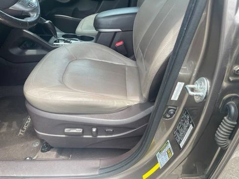 Used 2010 Hyundai Tucson Limited AWD/4WD image 19
