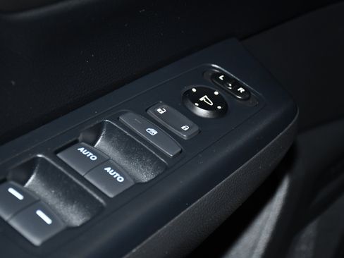 Certified 2024 Honda CR-V EX image 33