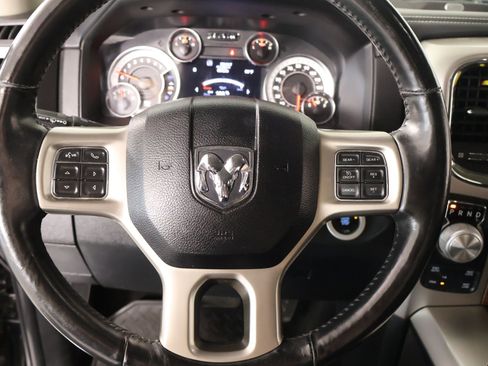 Used 2017 RAM 1500 Laramie w/ Convenience Group AWD/4WD image 3