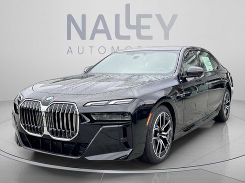 Used 2026 BMW 750e xDrive AWD/4WD image 1