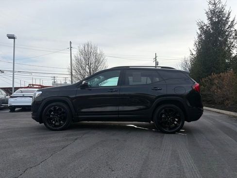 Used 2021 GMC Terrain SLE w/ Driver Convenience Package image 2