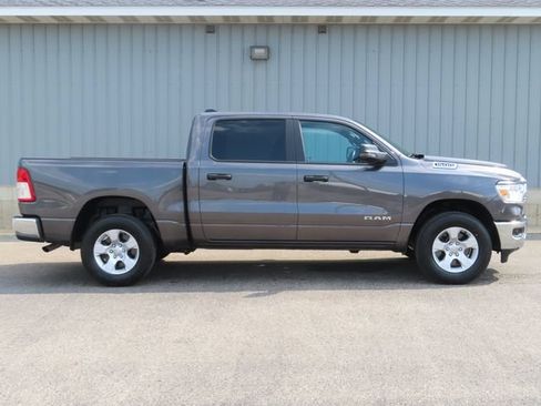 Used 2023 RAM 1500 Big Horn AWD/4WD image 3