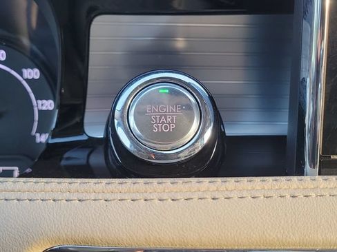 Certified 2022 Lincoln Corsair FWD w/ Equipment Group 101A image 24