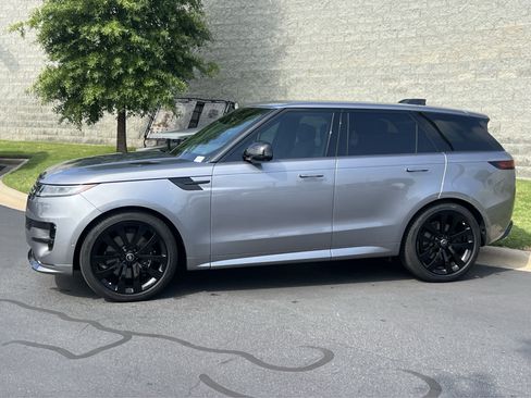 Used 2025 Land Rover Range Rover Sport Dynamic SE AWD/4WD image 4